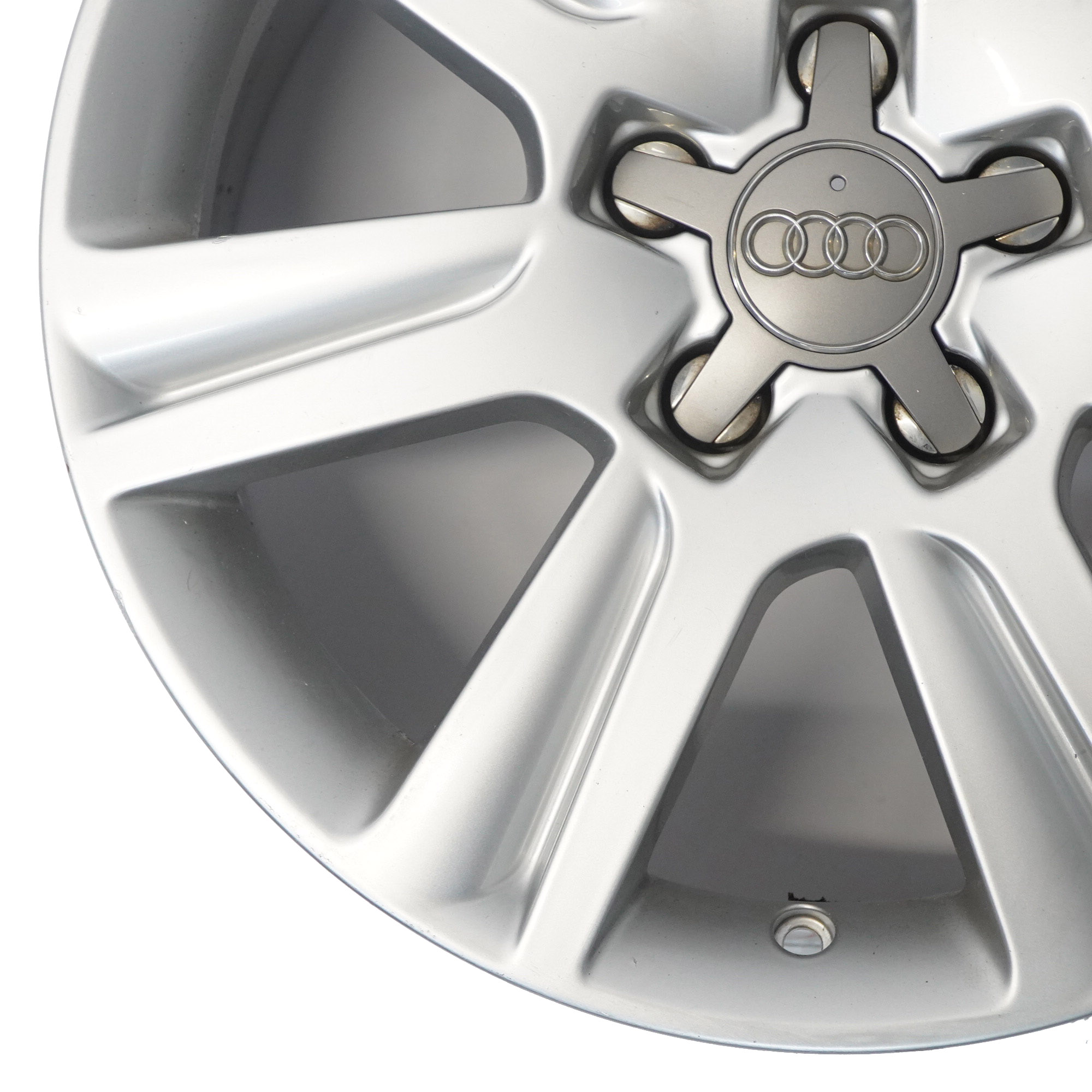 Audi A4 B8 A5 8T Silberne Leichtmetallfelge 17" ET:45 7,5J 8K0601025B