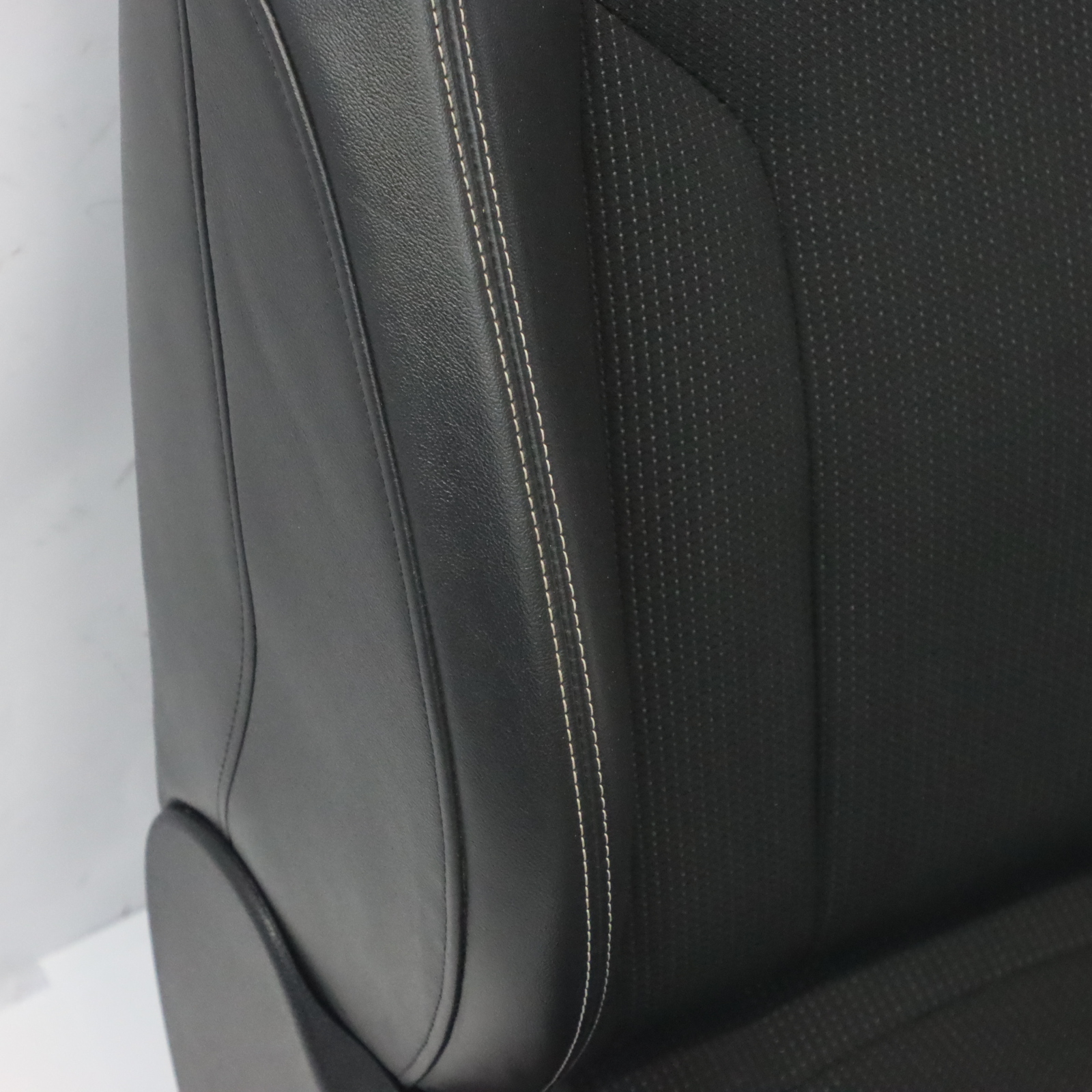 Audi Q3 8U Sportsitz Vorne Llinks S-Line Interieur Halbleder Schwarz Silber