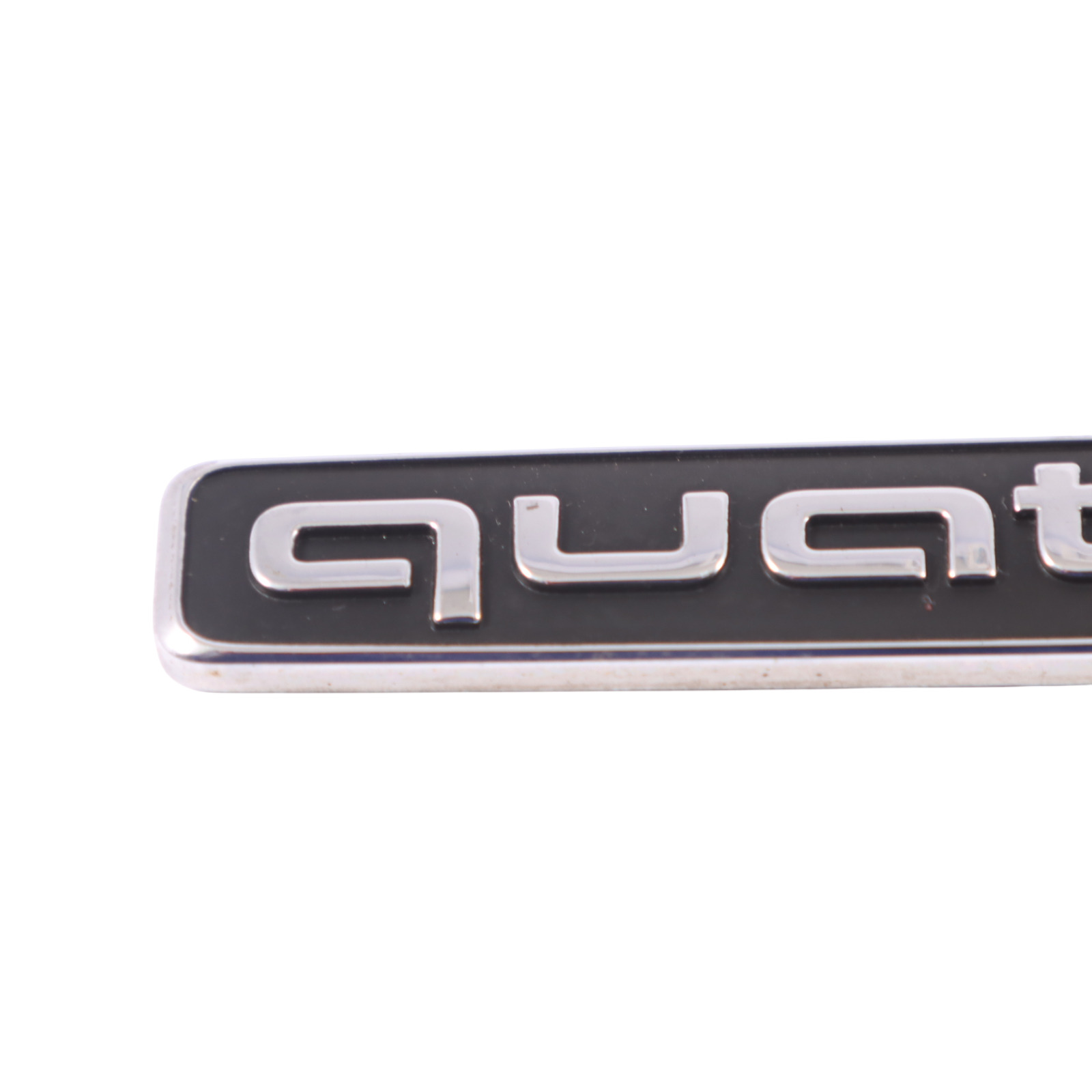 Audi A4 B9 Emblemat Tylnej Klapy Bagażnika Napis Quattro Chrom 8W5853737