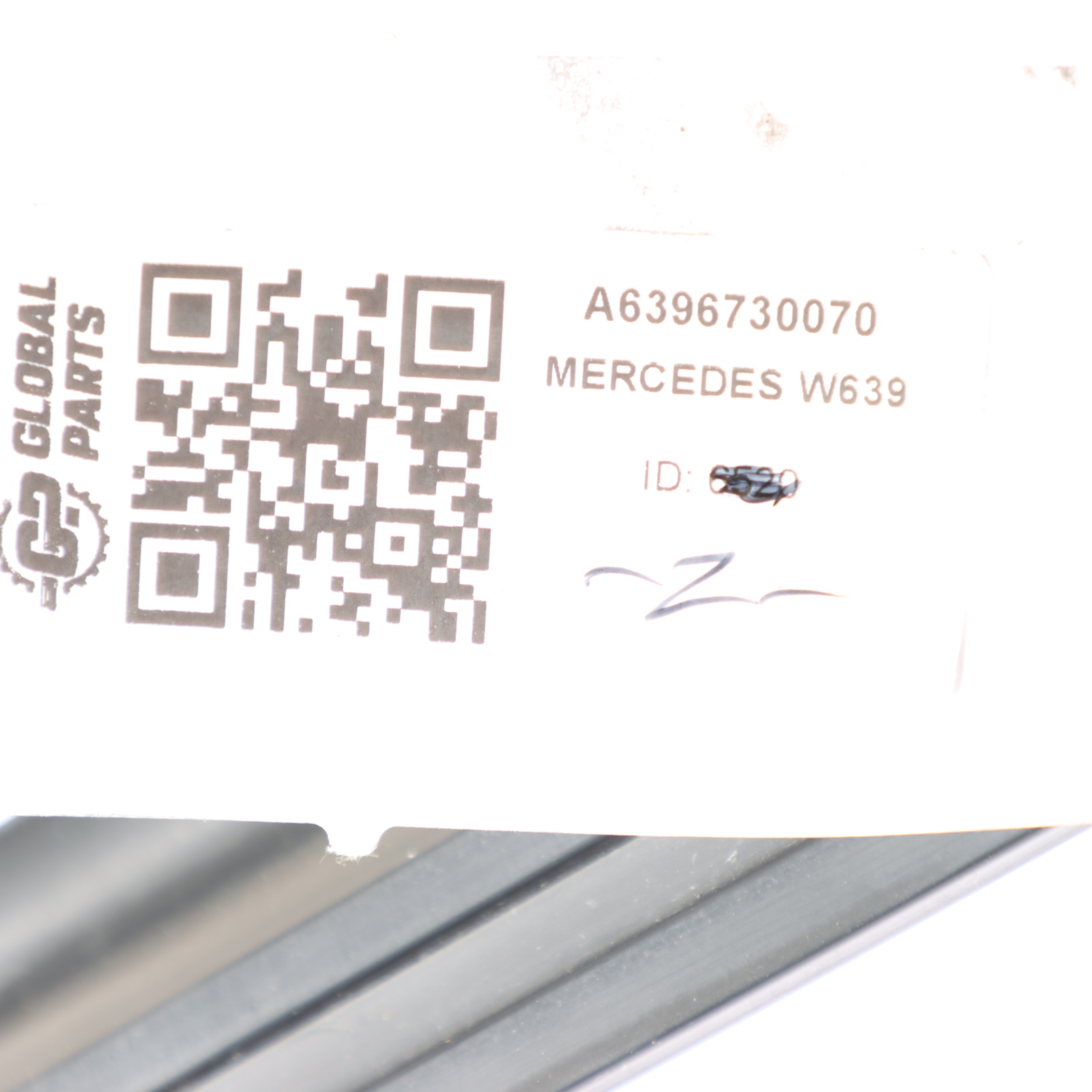 Mercedes W639 Door Window Seal Left Right N/O/S Side A6396730070 