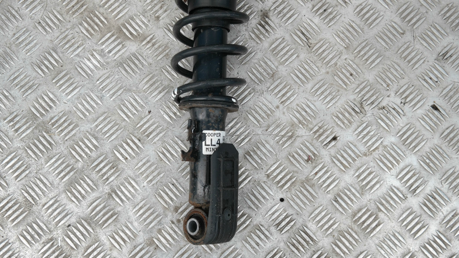 BMW Mini R56 Cooper 1 Coupé REAR LEFT SPRING STRUT SUSPENSION SHOCK ABSORBER