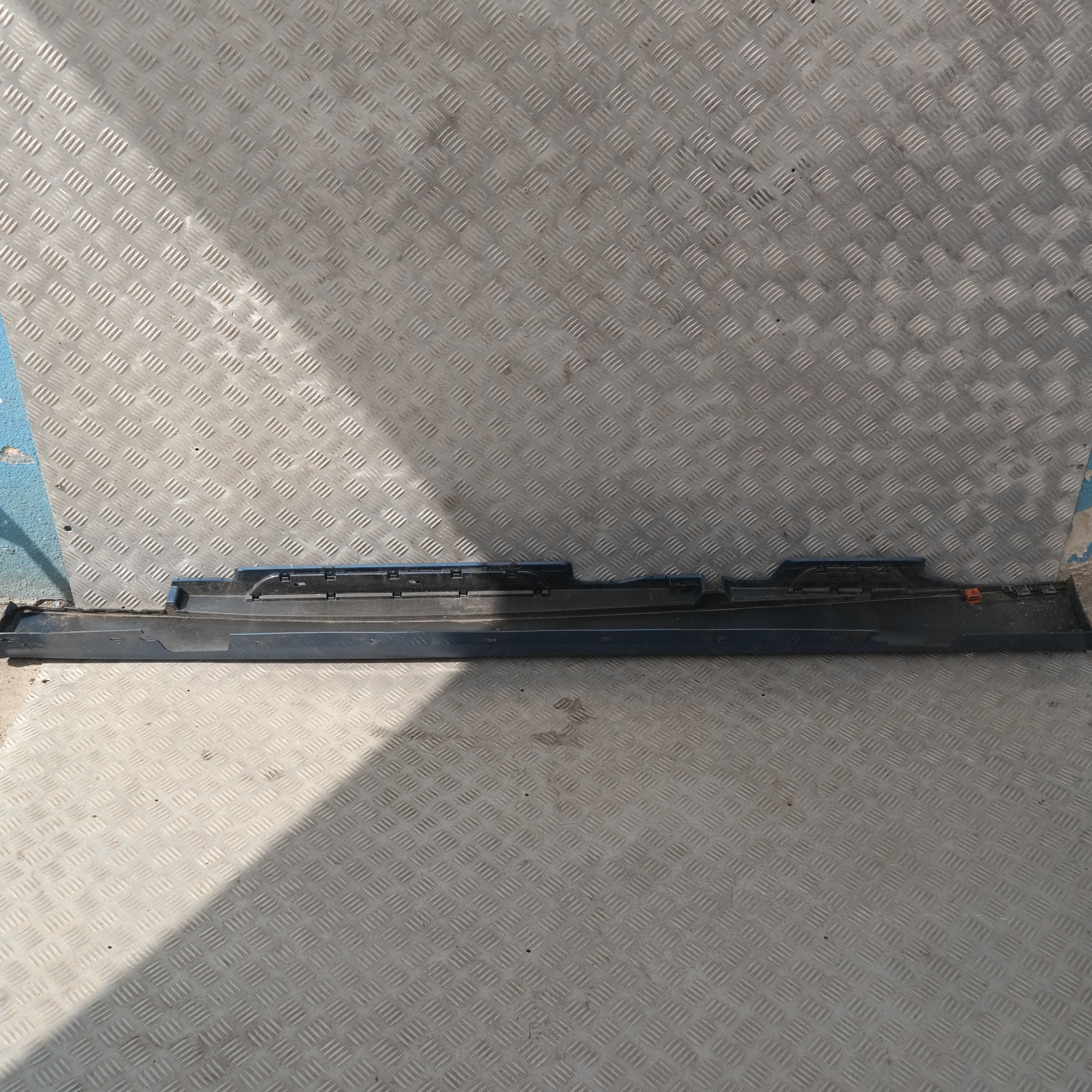 BMW 1 SERIES E87 Sill Strip Side Skirt Right O/S Sydneyblau Sydney Blau Blue A19