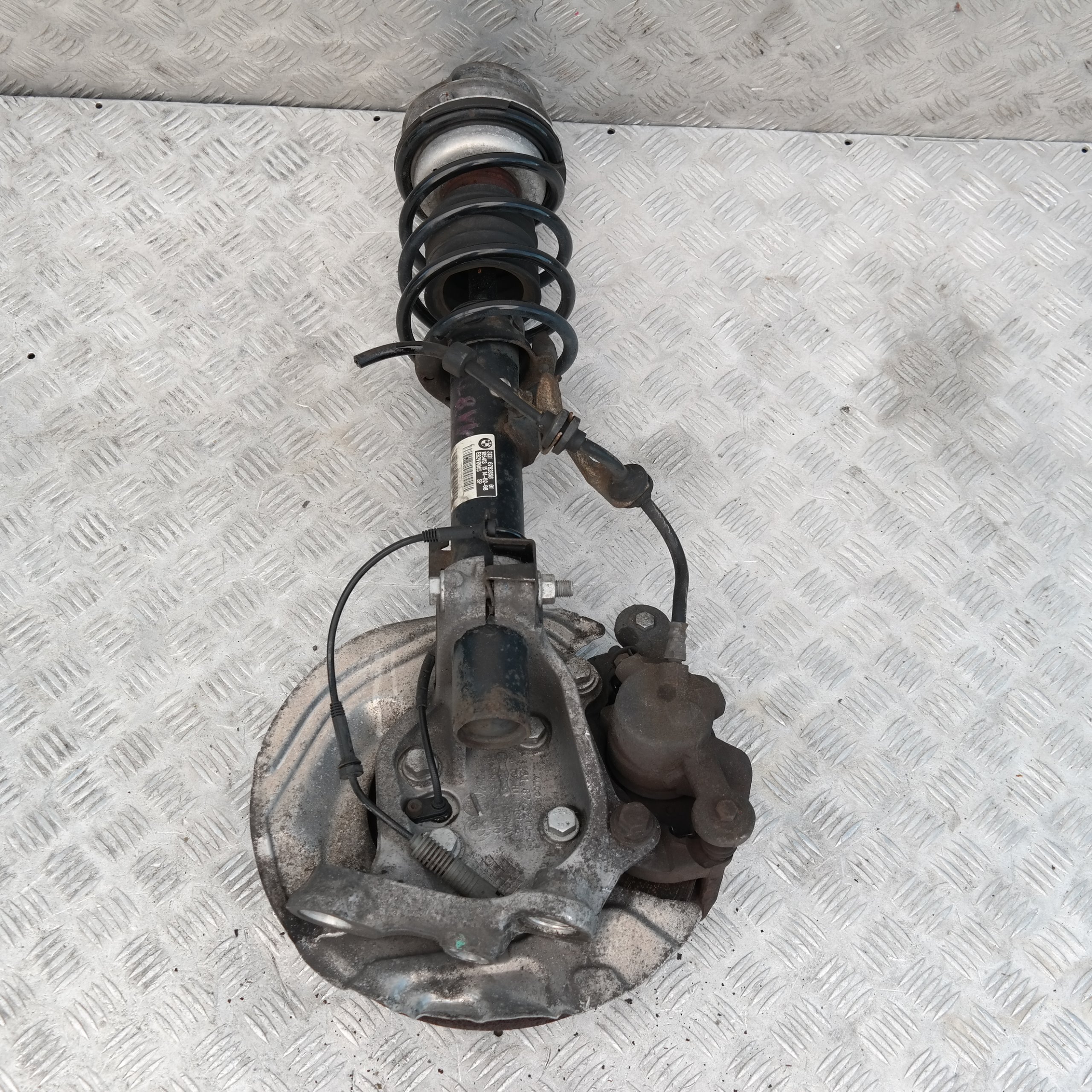 BMW E81 118d M-SPORT FRONT RIGHT O/S LEG SUSPENSION AXLE BRAKE DISC HUB