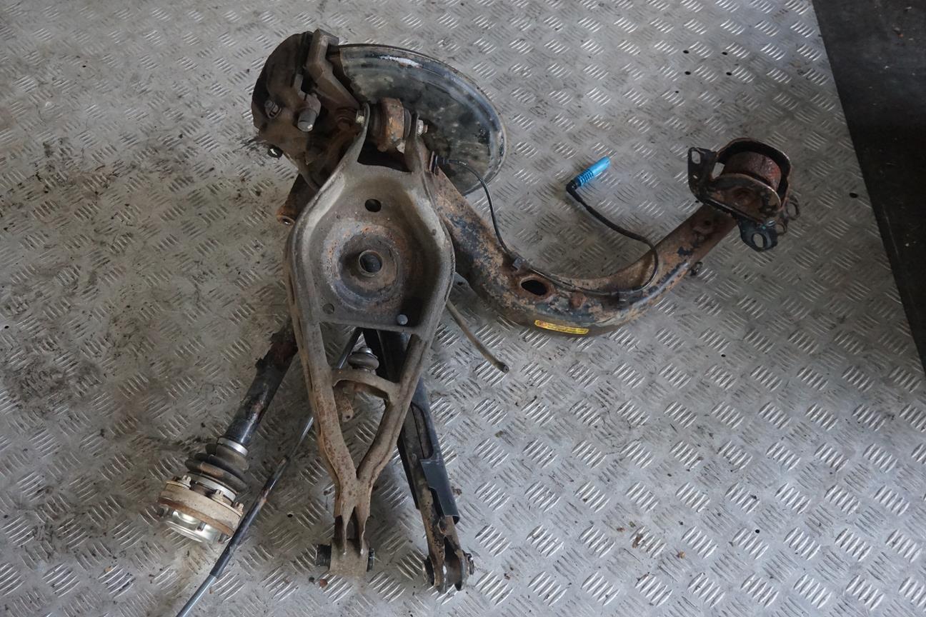 BMW X3 Series E83 2.0d N47 Rear Left N/S Suspension Leg Arm Brake Disc