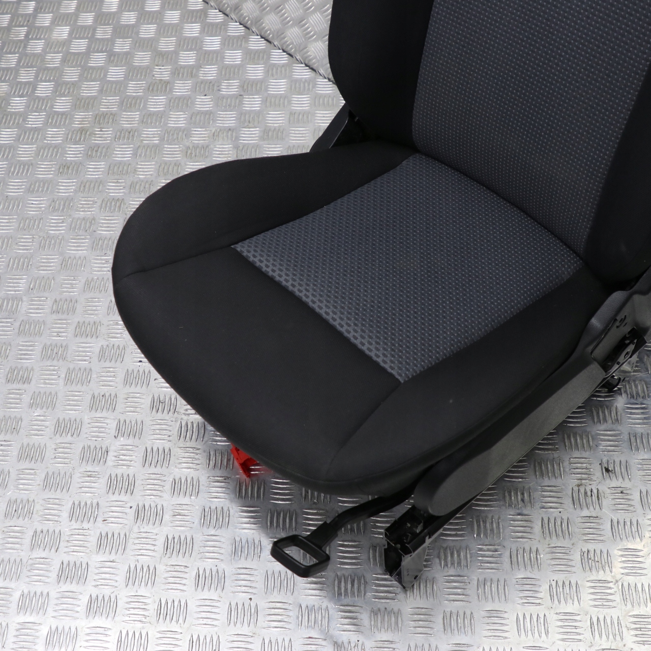 Mercedes-Benz A-Class W169 Cloth Fabric Front Right O/S Seat Black Anthracite