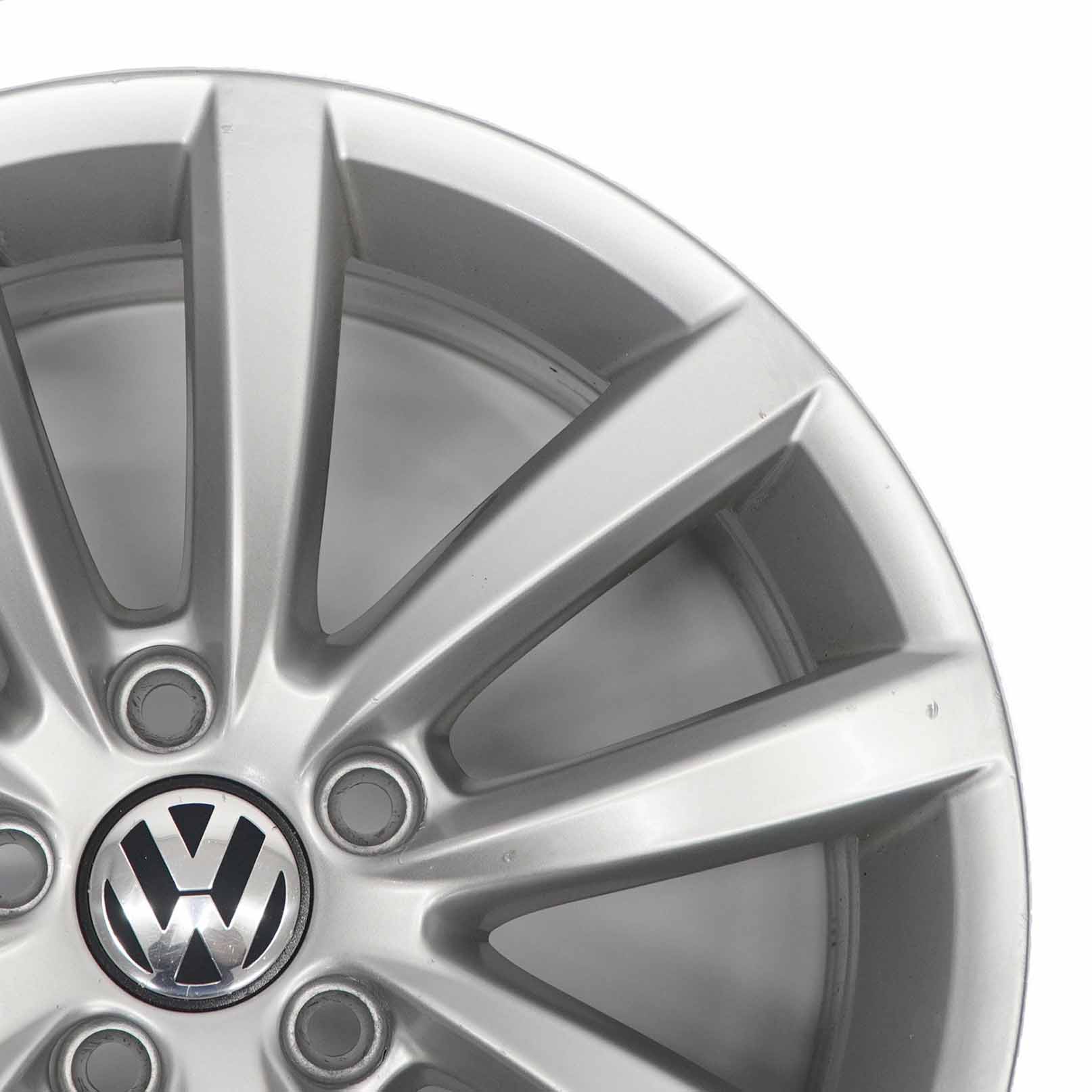 VW Volkswagen Passat B7 Silberne Leichtmetallfelge 17" ET:47 7,5J 3AA601025AD