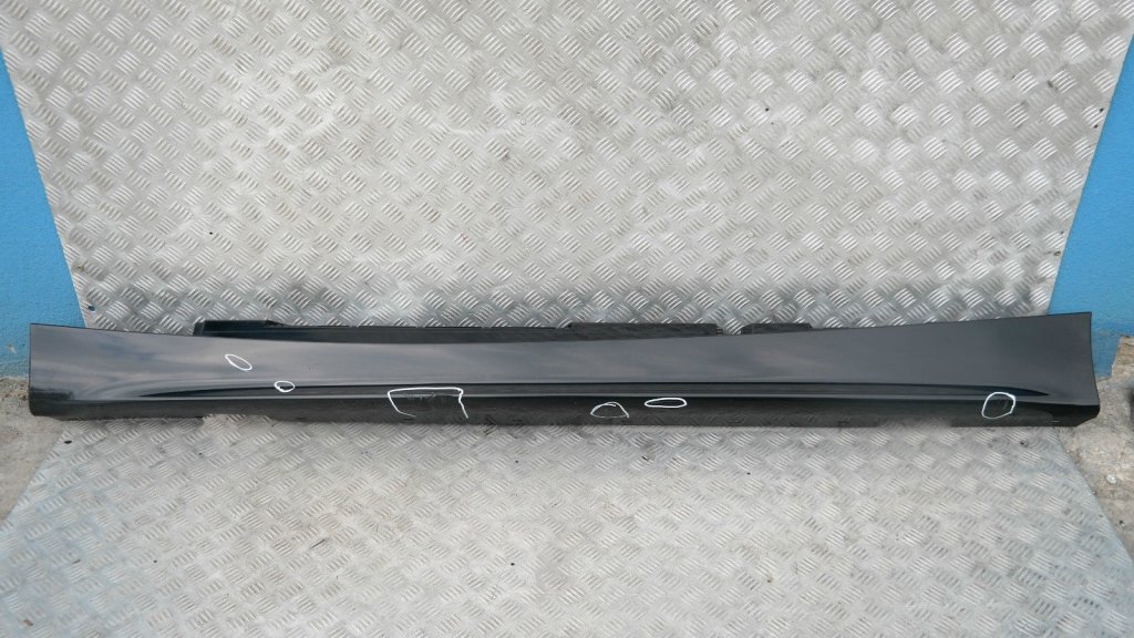 BMW 1 SERIES 4 E87 Sill strip side skirt left N/S BLACK 2 SCHWARZ II - 668