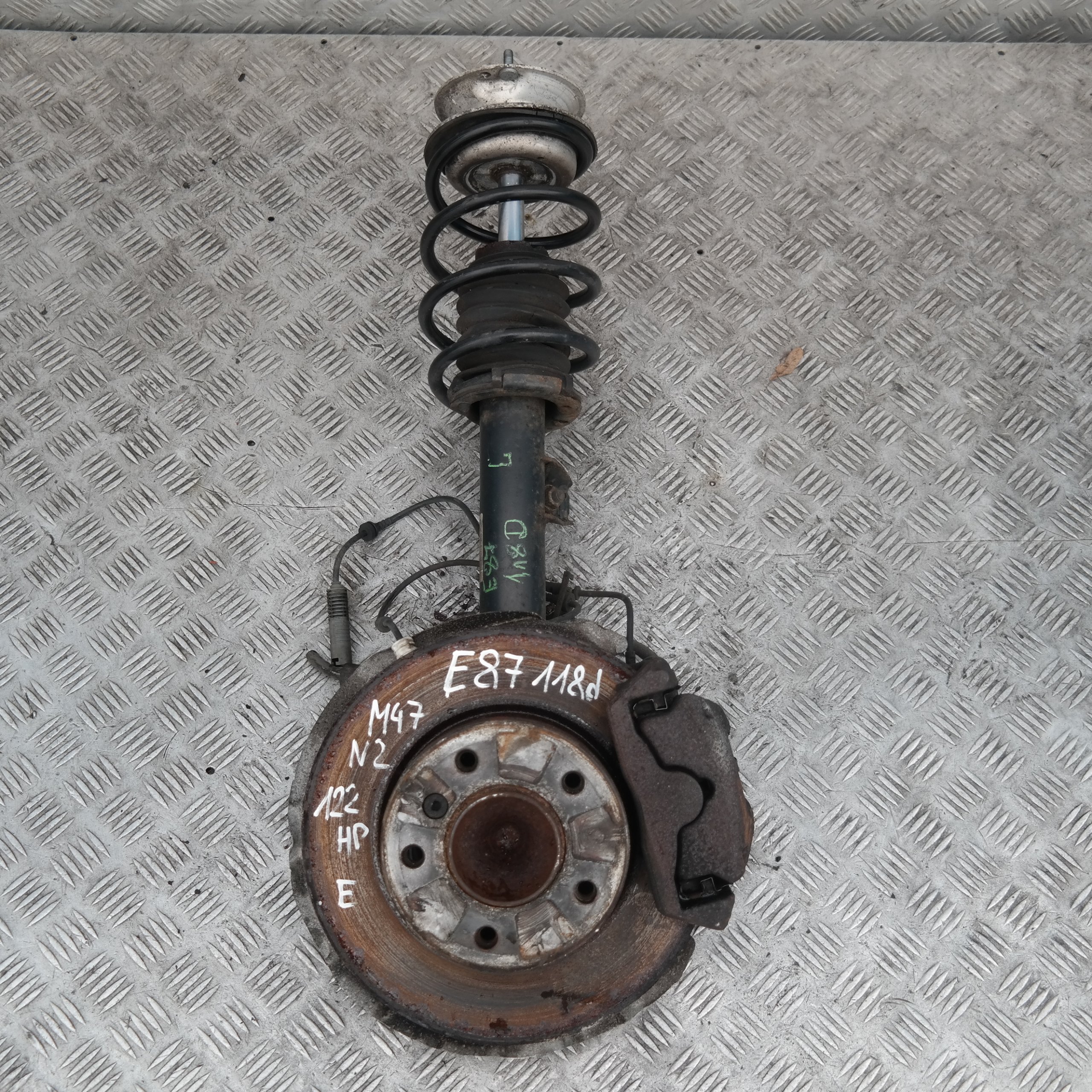 BMW 1 E87 118d M47N2 Sport Front Left N/S Spring Strut Brake Suspension Leg Hub