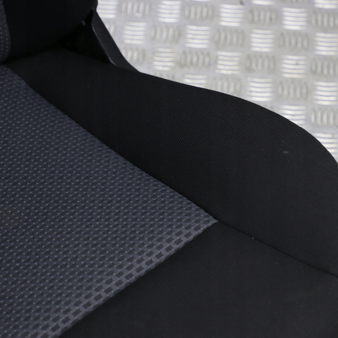 Mercedes-Benz A-Class W169 Cloth Fabric Front Right O/S Seat Black Anthracite