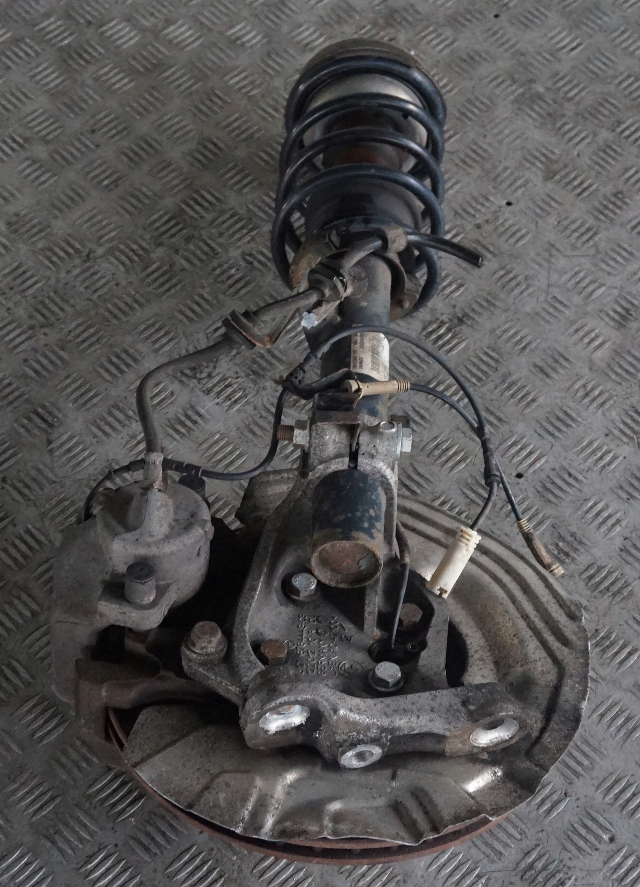 BMW 3 Series E91 330d M57N2 M Sport Front Left N/S Spring Strut Suspension Leg