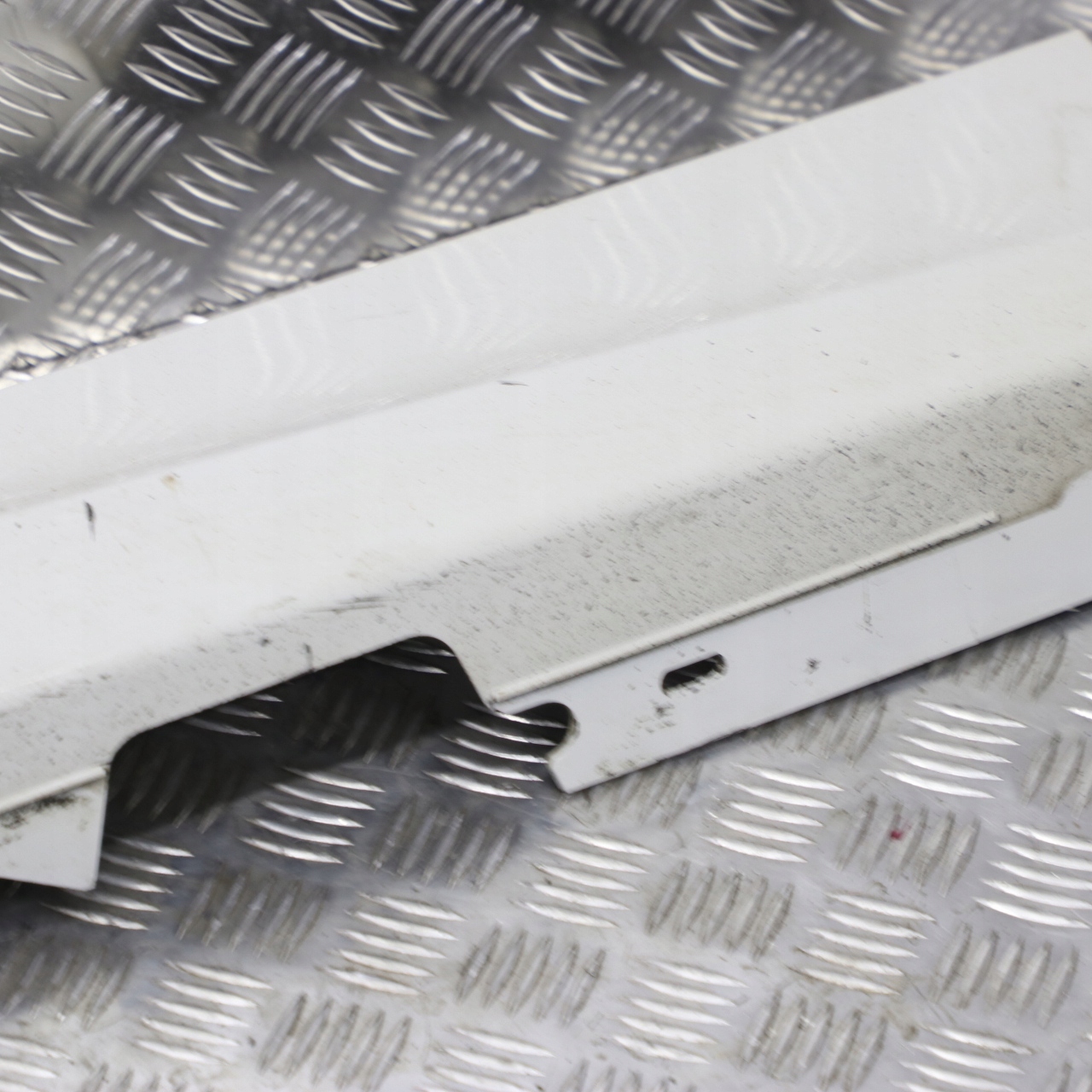 BMW 1 Series 2 E81 E82 E88 Sill Strip Side Skirt Right O/S Alpinweiss White