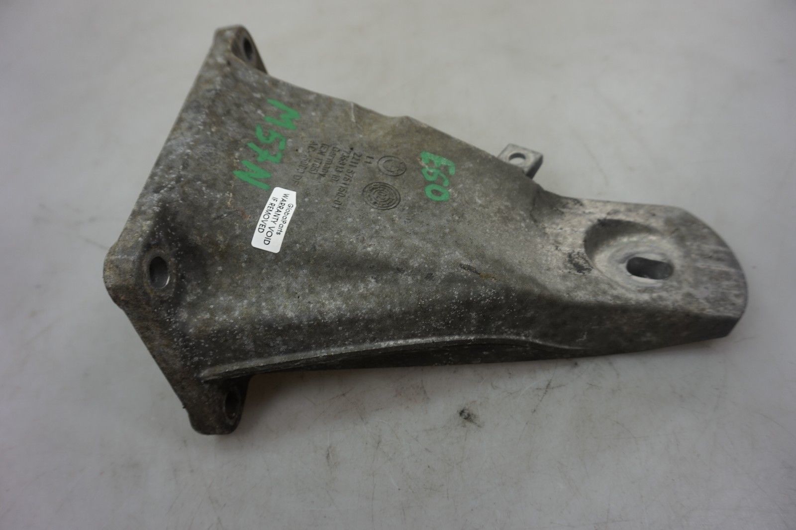 BMW 5 Series E60 E61 530d M57N Engine Supporting Bracket right O/S 6761150