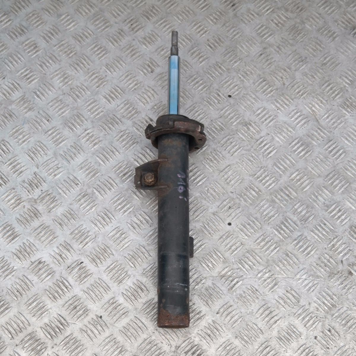 BMW 1 Series 1 E87 Front Right O/S Spring Strut Shock Absorber Damper 6768916