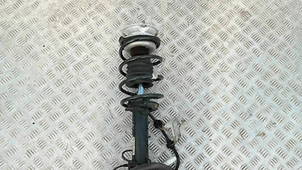 BMW 1 E87N 116i N43 Front Left N/S spring strut brake suspension leg hub axle