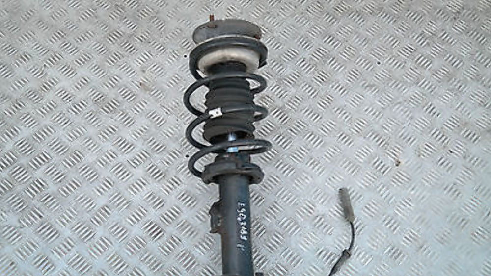 BMW 3 Series E90 318d N47 RIGHT FRONT SPRING STRUT SUSPENSION BRAKE CALLIPER O/S