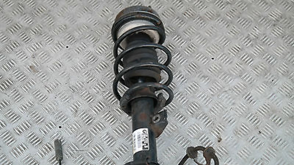 BMW 3 Series E90 318d N47 RIGHT FRONT SPRING STRUT SUSPENSION BRAKE CALLIPER O/S