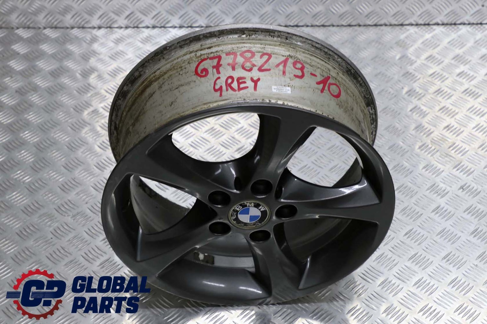 BMW 1 Reihe E81 E87 Grau Alu Felge Alufelge Sternspeiche 256 7J ET:47 6778219