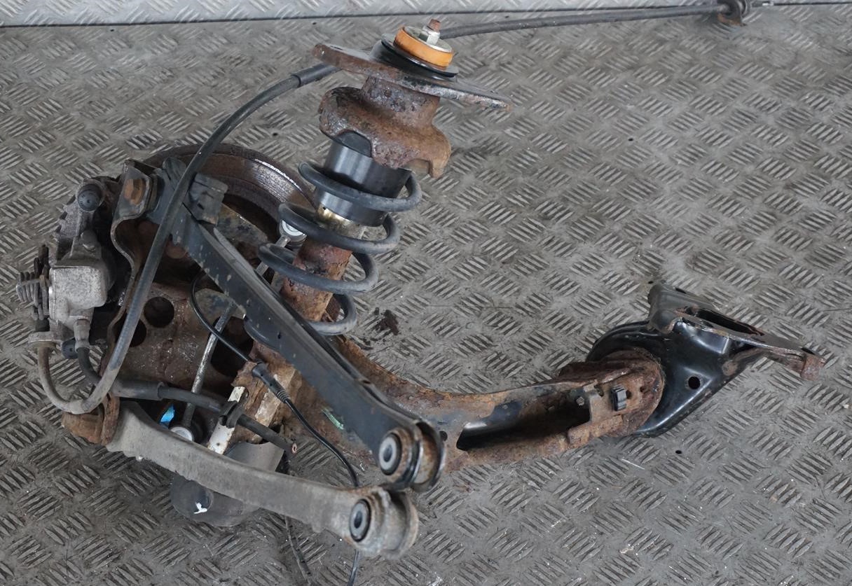 BMW Mini R52 Cabrio W10 1.6 116 hp Rear Left N/S Leg Brake Suspension Hub