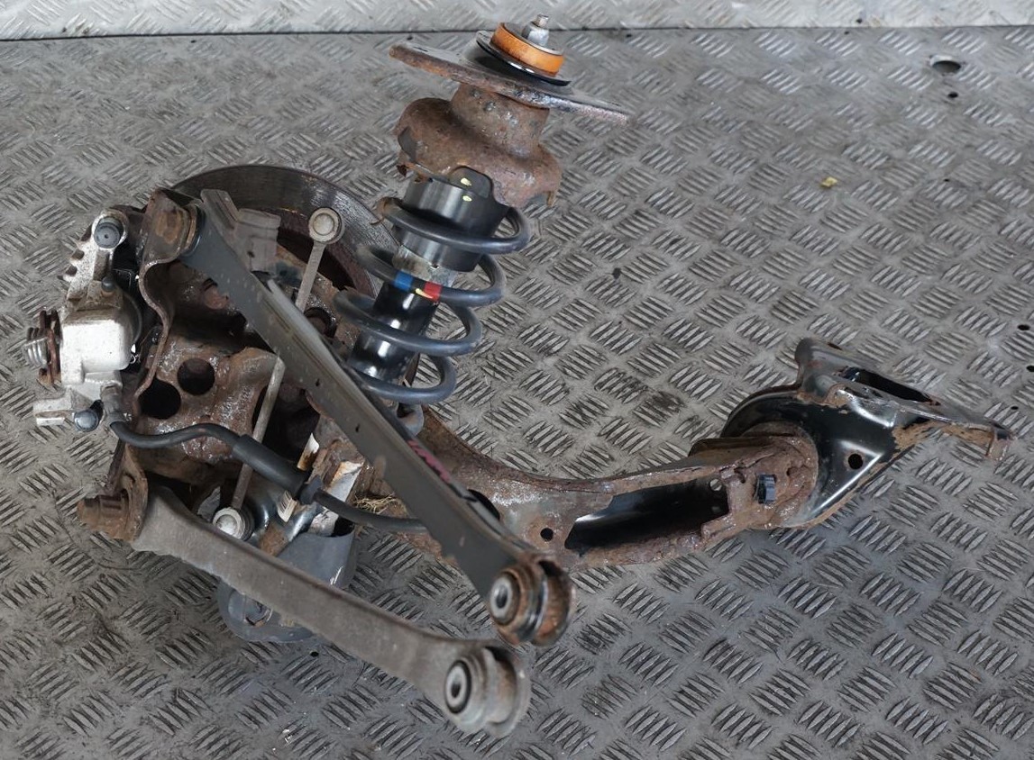 BMW Mini R52 Cabrio One W10 1.6 90 hp Rear Left N/S Leg Brake Suspension Hub