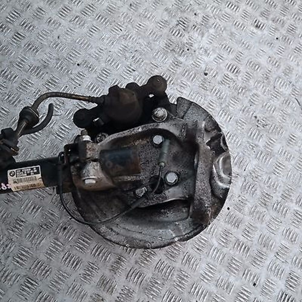 BMW 1 E81 118D N47 Front Right O/S Spring Strut Brake Suspension Leg Hub Axle