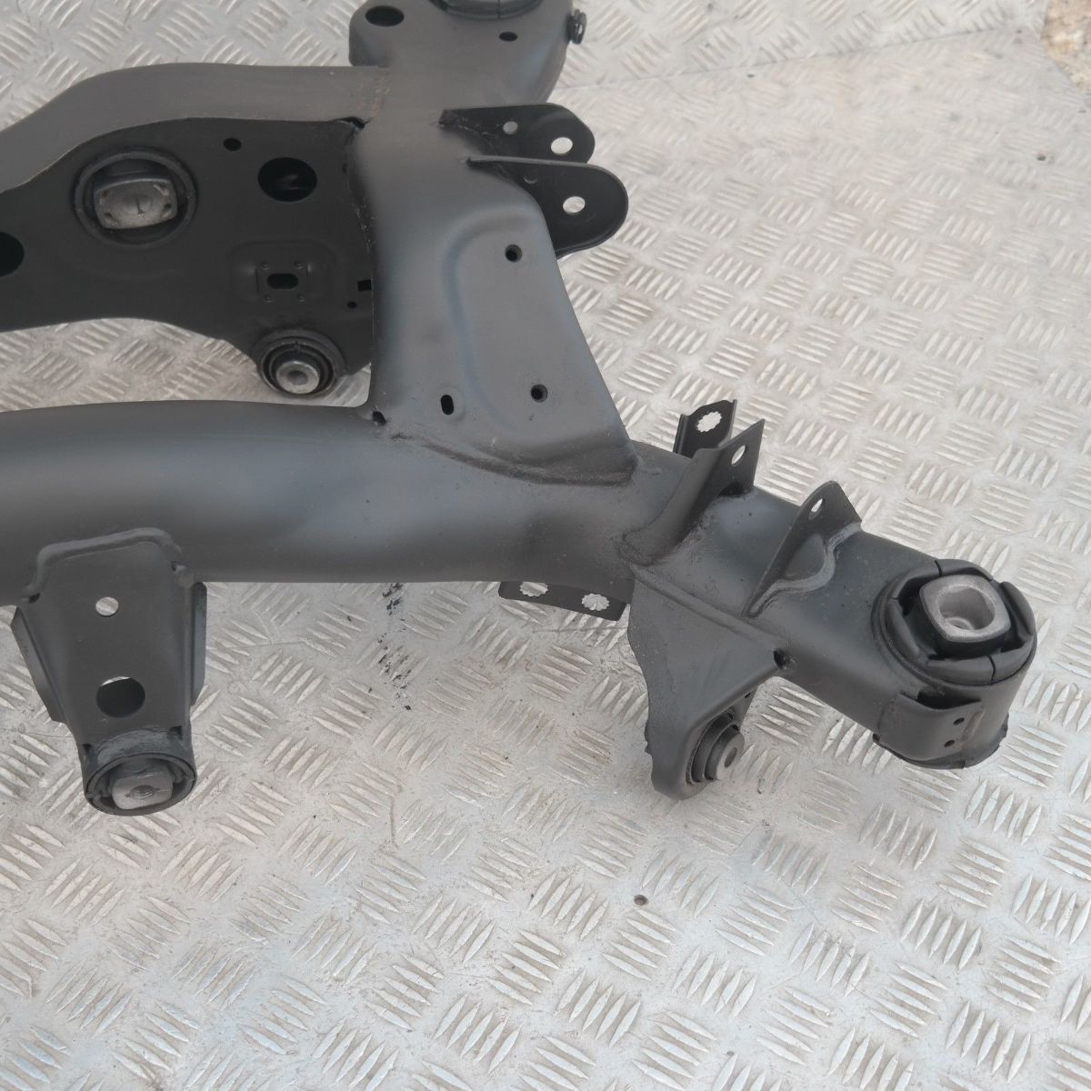 BMW E81 E82 E87 E88 E90 E91 E92 Rear Axle Diff Carrier Cradle Subframe Petrol