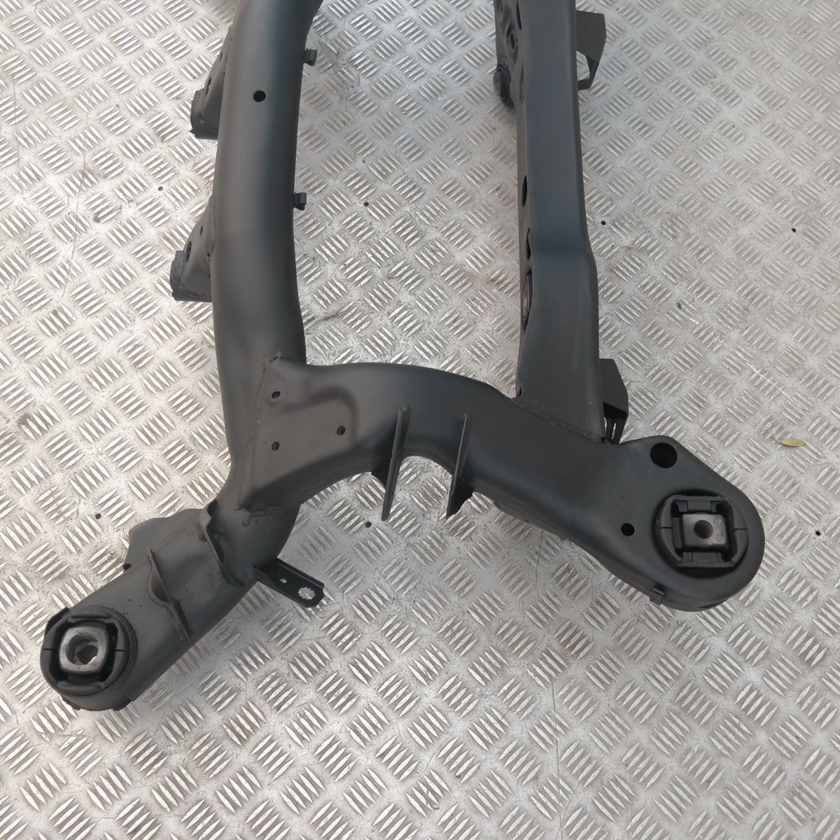 BMW E81 E87 E88 E90 E91 E92 Diesel Rear Axle Diff Carrier Subframe Suspension