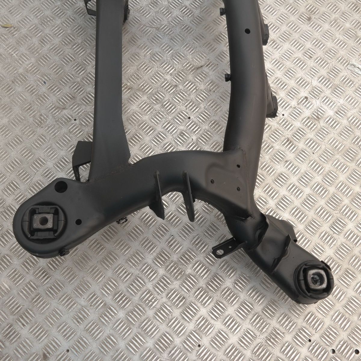 BMW E81 E87 E88 E90 E91 E92 Diesel Rear Axle Diff Carrier Subframe Suspension