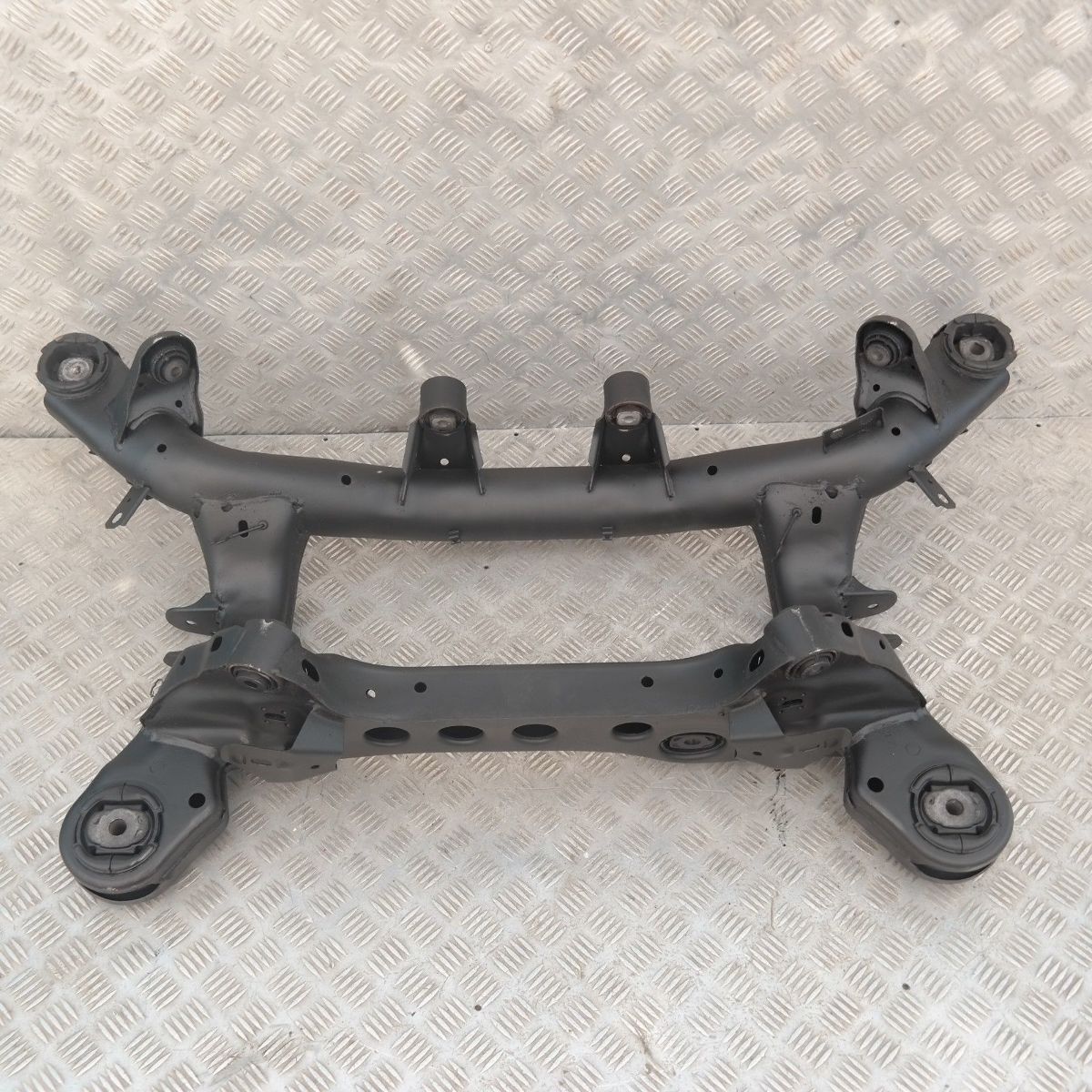 BMW E81 E87 E88 E90 E91 E92 Diesel Rear Axle Diff Carrier Subframe Suspension