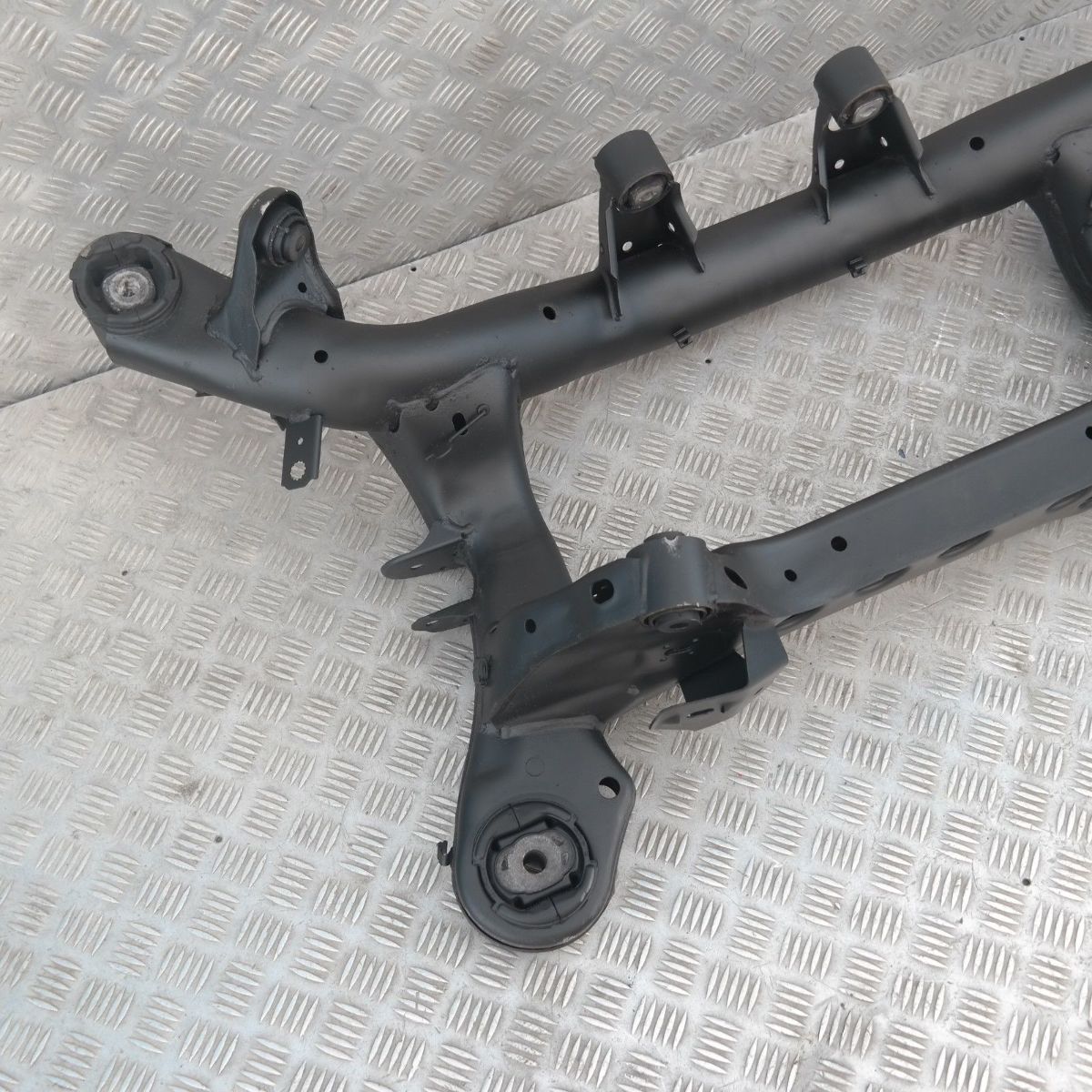 BMW E81 E87 E88 E90 E91 E92 Diesel Rear Axle Diff Carrier Subframe Suspension