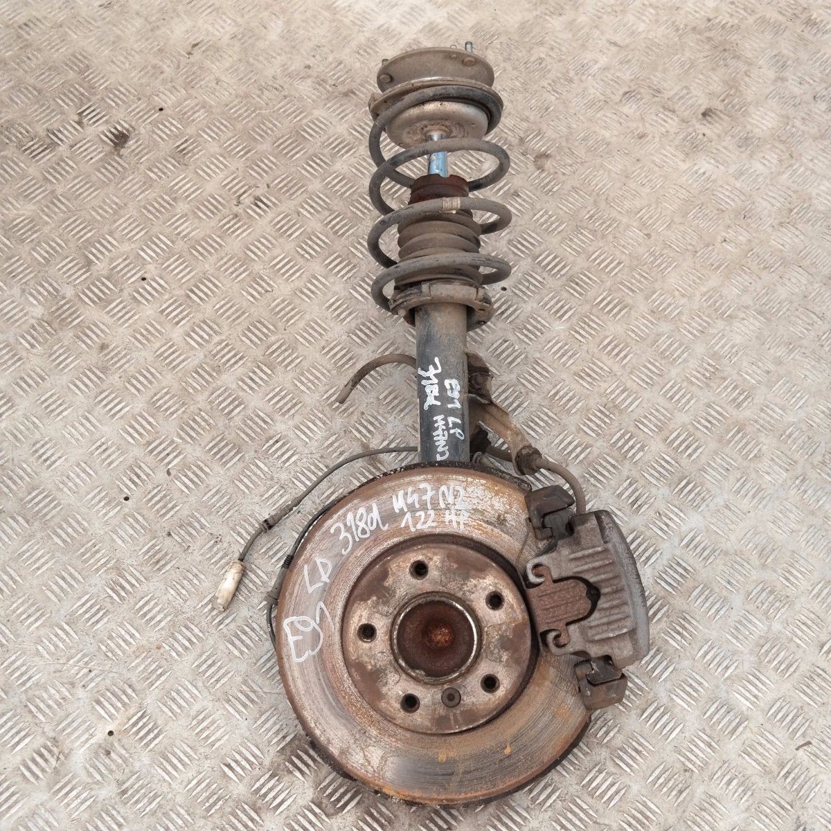 BMW 3 Series E91 318d M47N2 Front Left N/S Spring Strut Brake Suspension Leg Hub