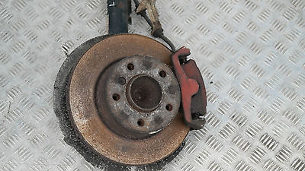 BMW 1 Series E87N 116i Front Left N/S spring strut brake suspension leg hub axle