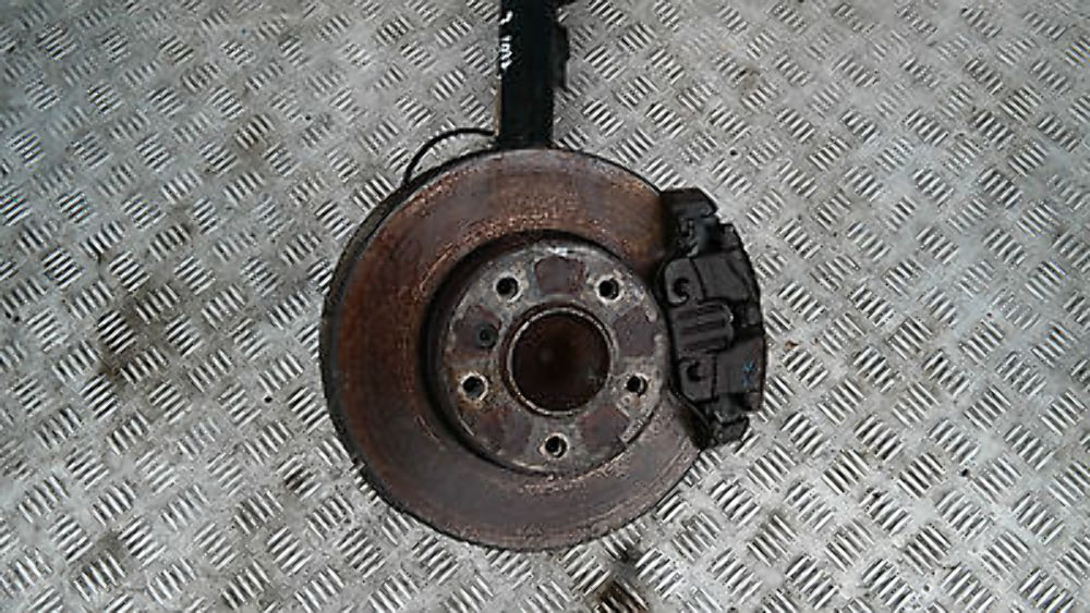 BMW E81 120i N43 LEFT FRONT SPRING STRUT HUB LEG BRAKE COMPLETE SUSPENSION N/S