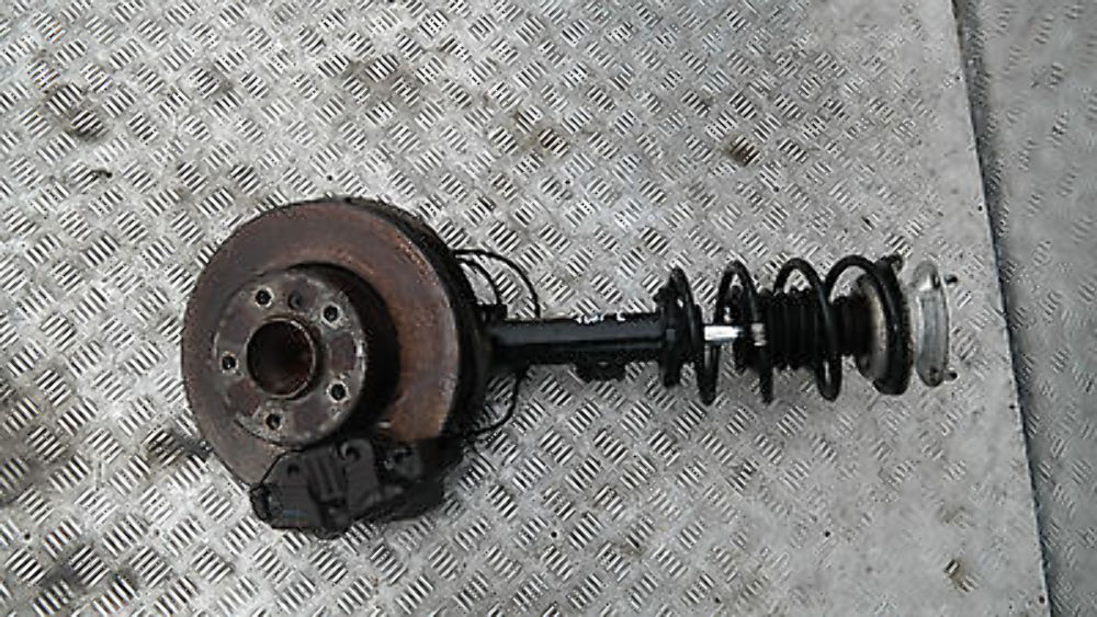 BMW E81 120i N43 LEFT FRONT SPRING STRUT HUB LEG BRAKE COMPLETE SUSPENSION N/S