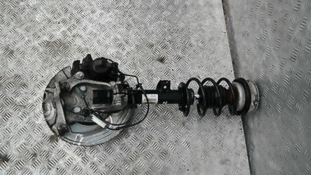 BMW E81 120i N43 LEFT FRONT SPRING STRUT HUB LEG BRAKE COMPLETE SUSPENSION N/S