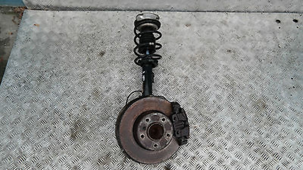 BMW E81 120i N43 LEFT FRONT SPRING STRUT HUB LEG BRAKE COMPLETE SUSPENSION N/S