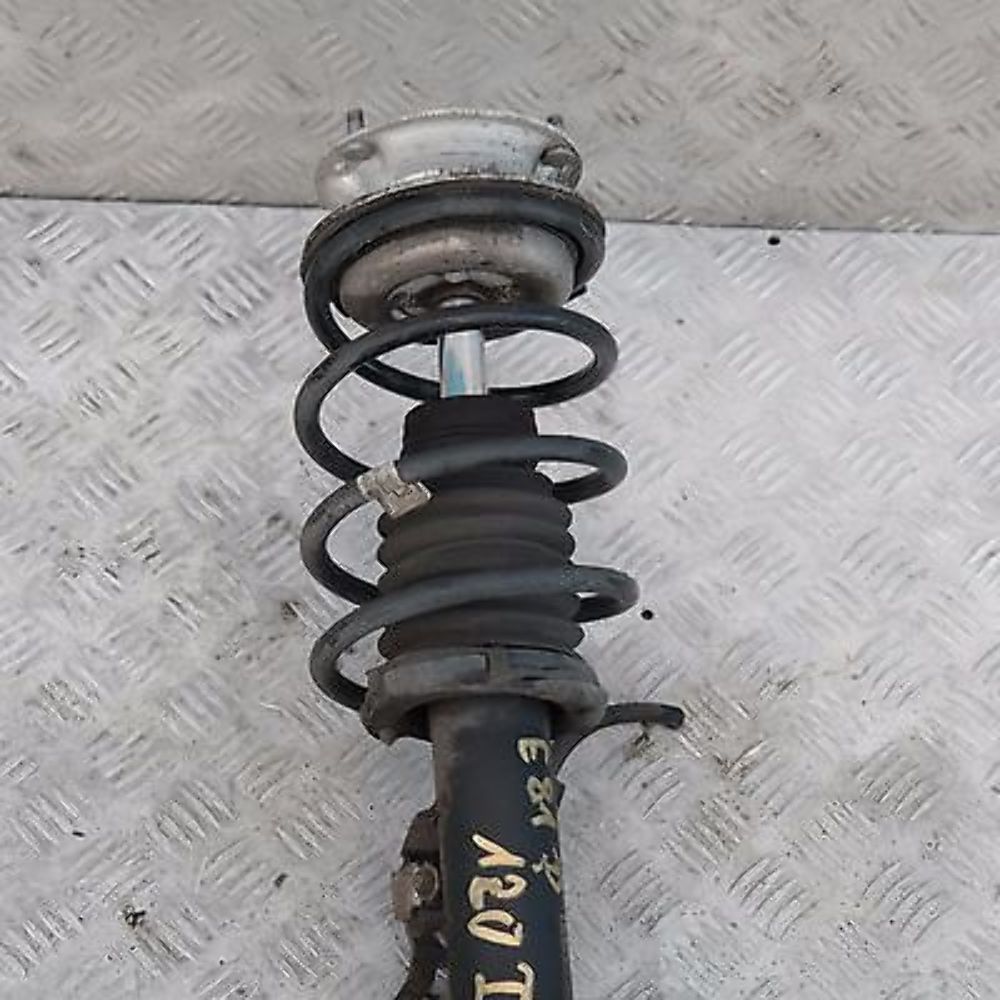 BMW E81 120D Front Right O/S Spring Strut Brake Suspension Leg Hub Axle