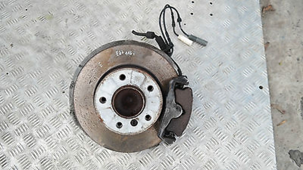 BMW 1 E81 E87 E87N Set Bremsscheibe belüftet Bremssattelgehäuse links 6854996