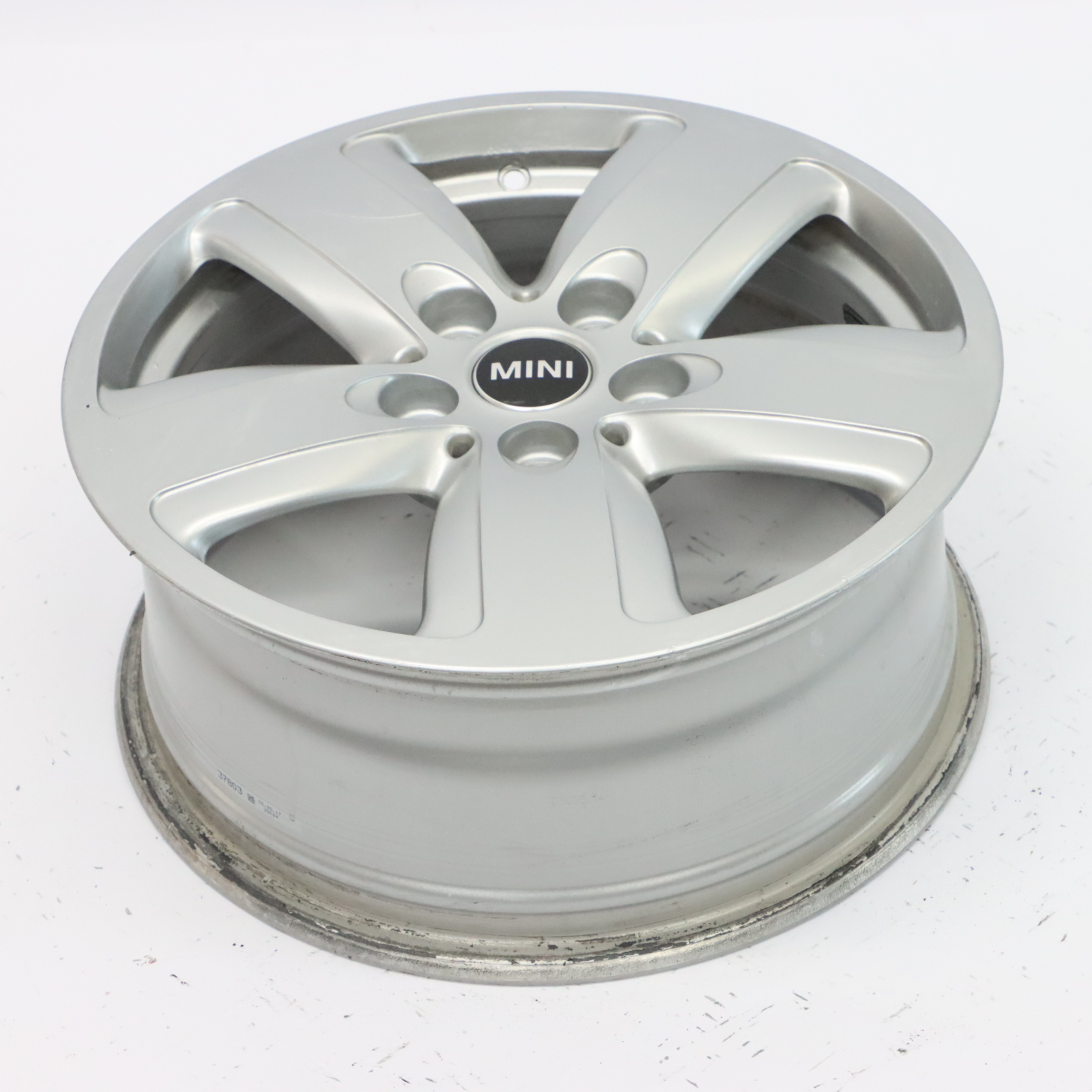 Mini Cooper F54 Silberne Leichtmetallfelge 16" ET:54 7J Revolite Speiche 6856043