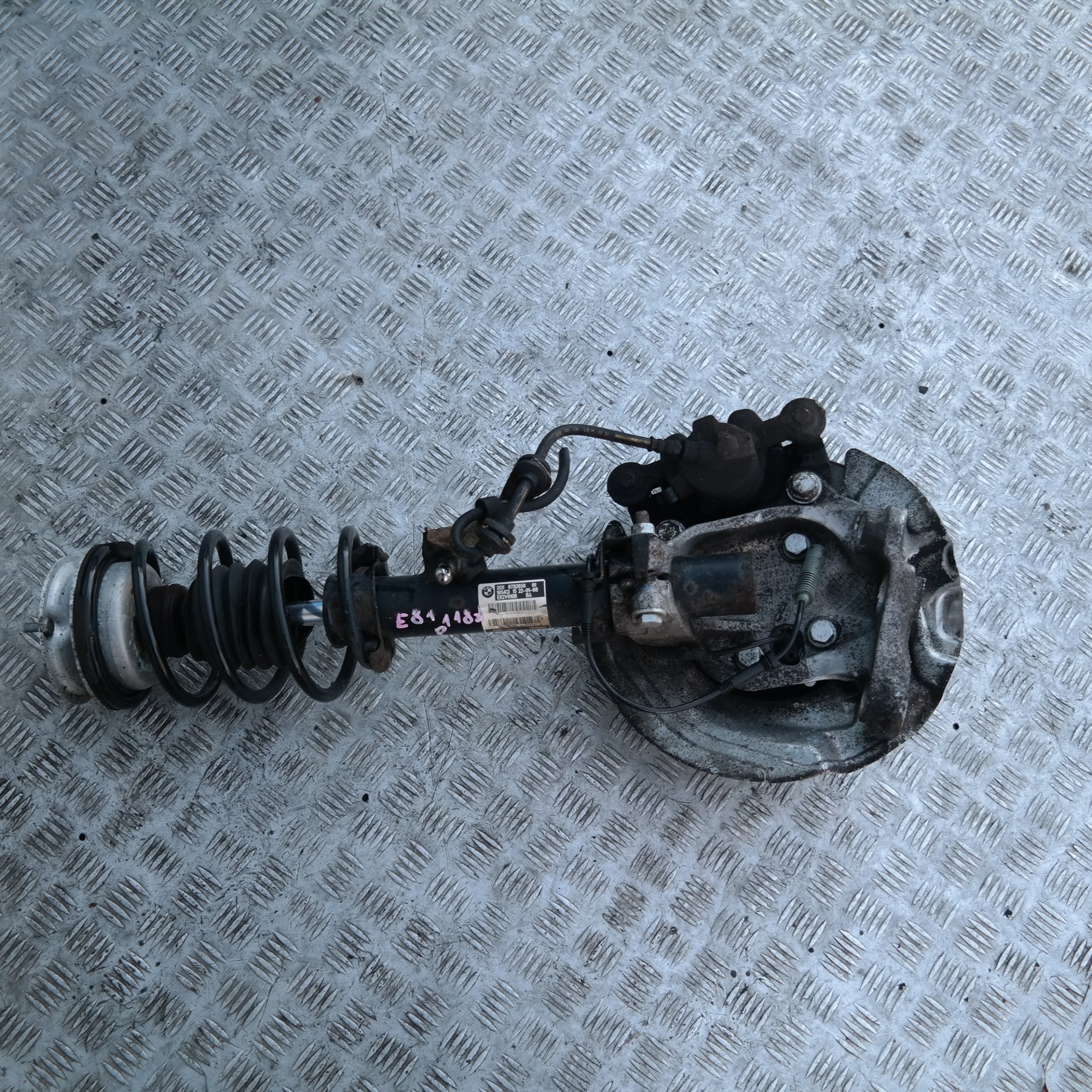 BMW 1 E81 118D N47 Front Right O/S Spring Strut Brake Suspension Leg Hub Axle