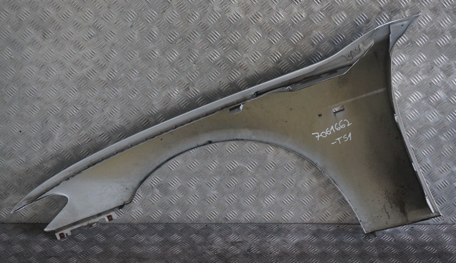 BMW 7 Series E65 E66 Side Panel Wing Front Right O/S Titansilber Titan Silver