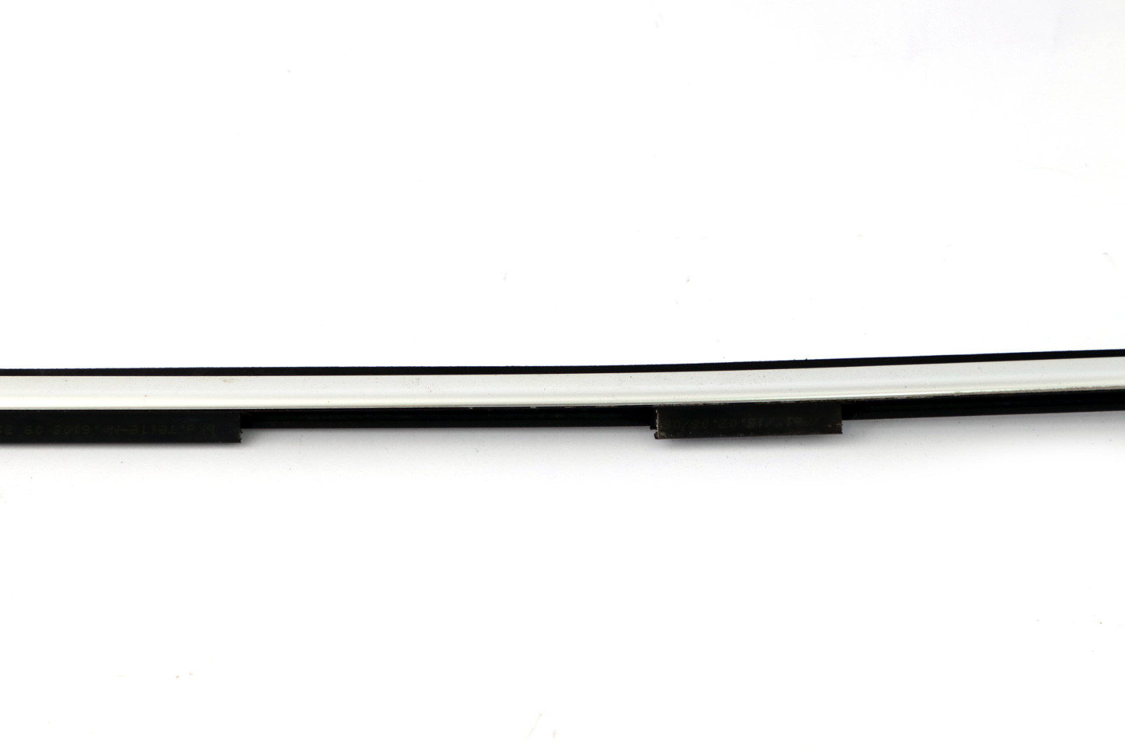 BMW 1 Series E88 Right O/S Outer Weatherstrip Strip Trim Cover Alu Matt 7165002