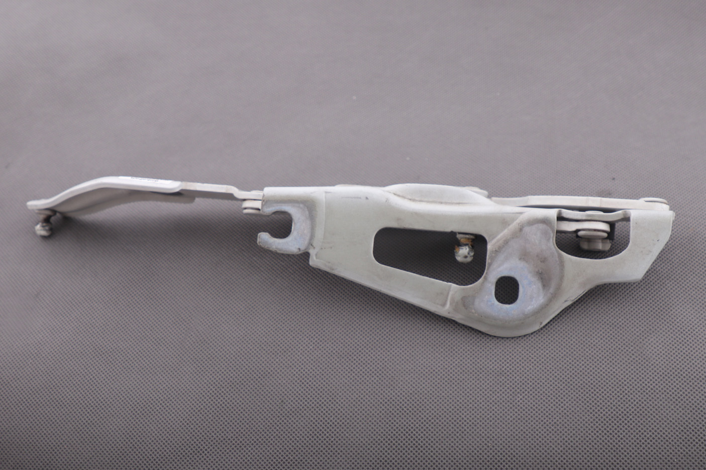 BMW 1 Series E82 E88 Boot Trunk Tailgate Left Hinge N/S White 7230859