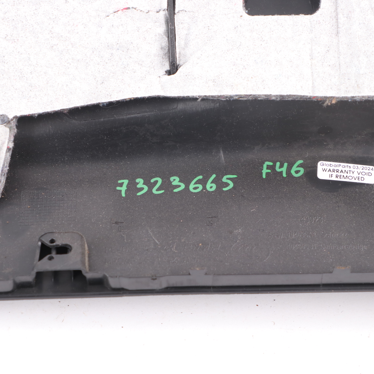 BMW F46 Säule C Säule Bottom Trim hinten links Cover Panel schwarz 7323665