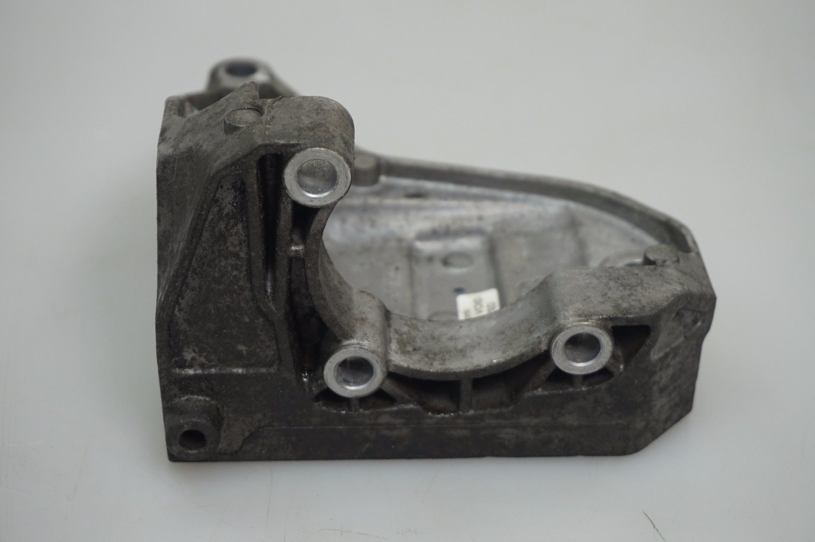 BMW 1 3 SERIES E87 E90 E91 E92 E93 Bracket Power Steering Pump Mount 7794455