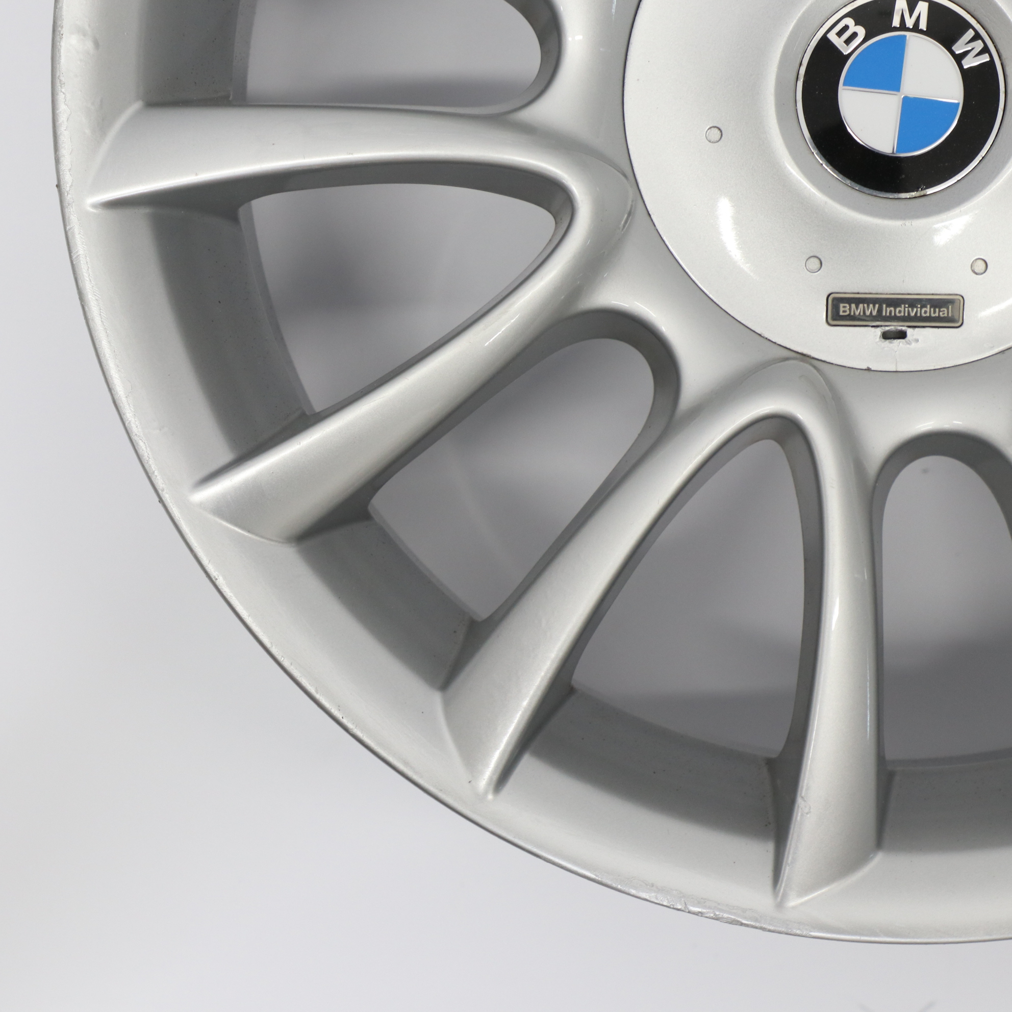 BMW E64 Silberne Leichtmetallfelge Vorne 19" 8,5J V Speiche 152 ET:14 7897256