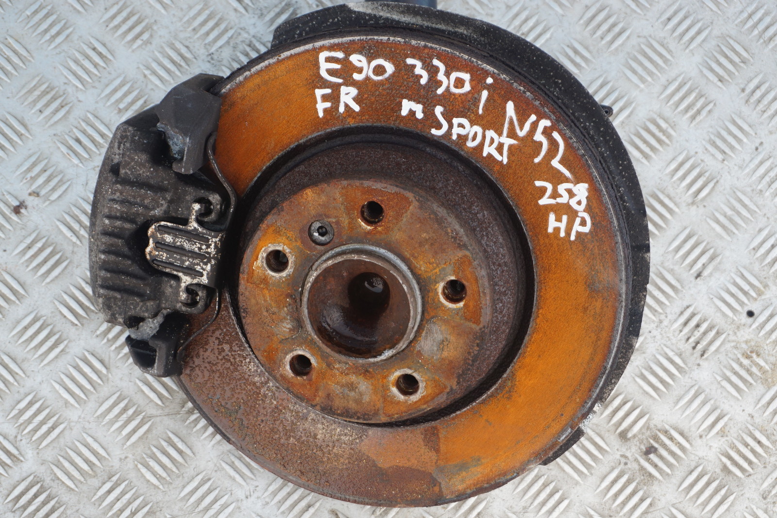 BMW 3 Series E90 330i N52 M Sport Front Right O/S Spring Strut Brake Caliper