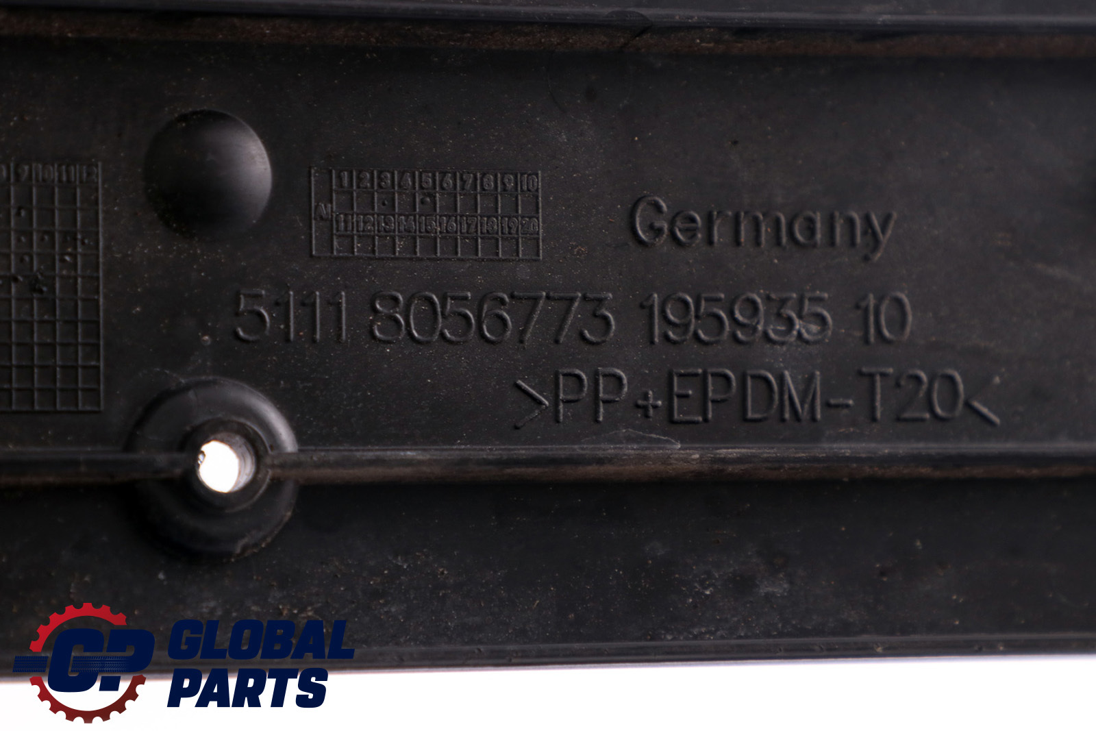 BMW 3 4 er F80 M3 F82 M4 Kennzeichenblende Stossfänger Vorn 8056773