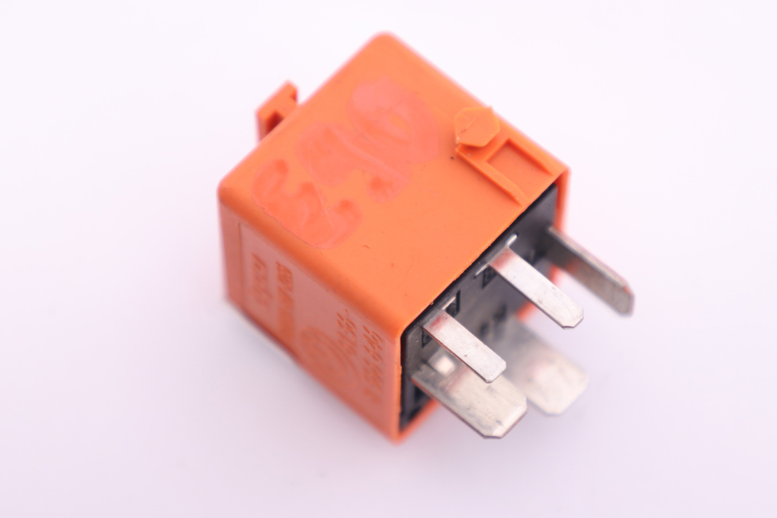 BMW 3 5 6 Series E60 E63 R50 R52 Relay Make Contact Orange 8366646