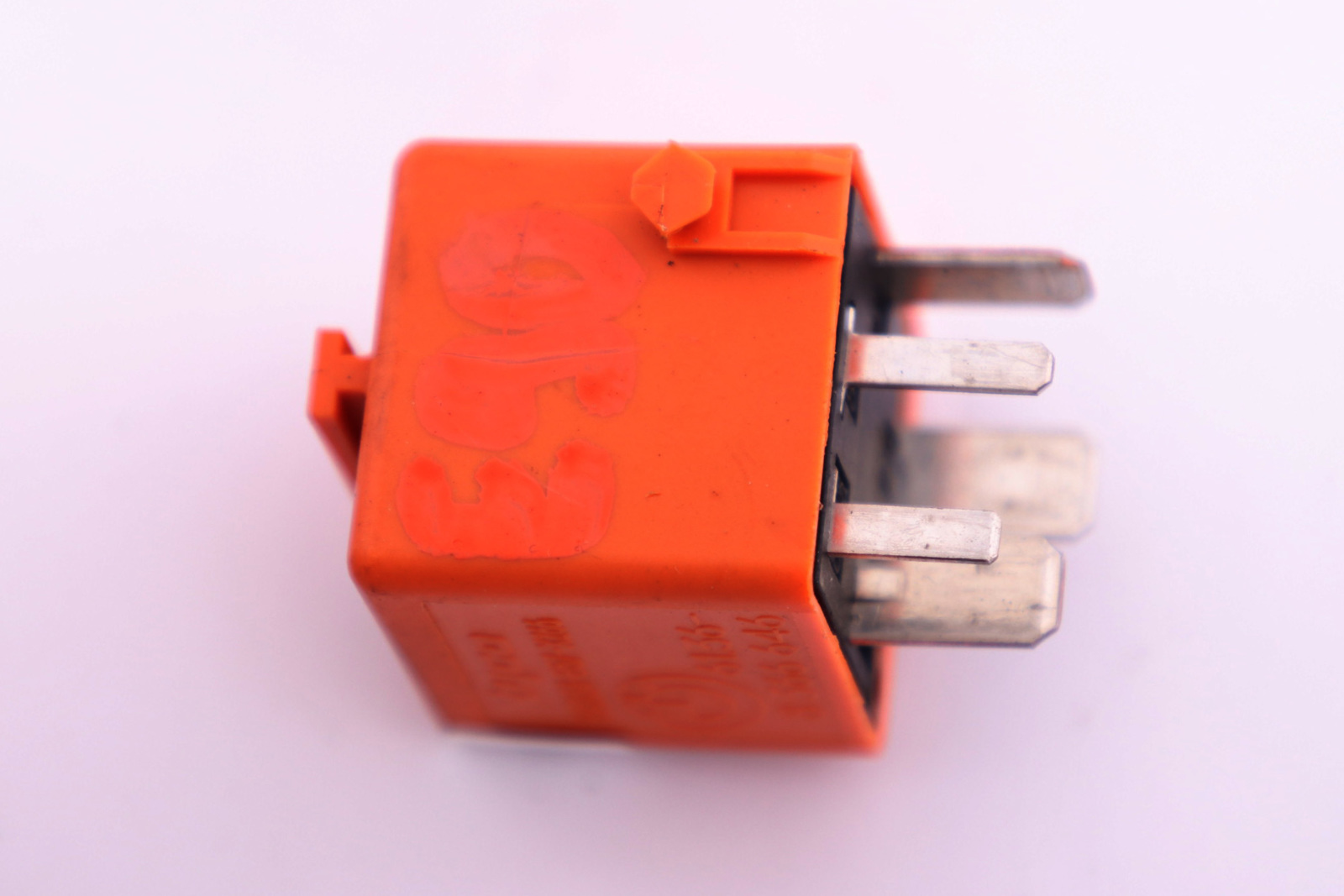 BMW 3 5 6 Series E60 E63 R50 R52 Relay Make Contact Orange 8366646