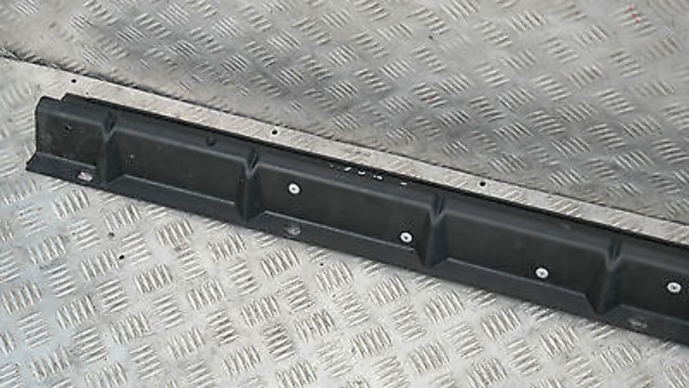 BMW X5 SERIES E53 MOUNT RIGHT O/S SIDE DOOR SILL COVER SKIRT 51718408710 8408710